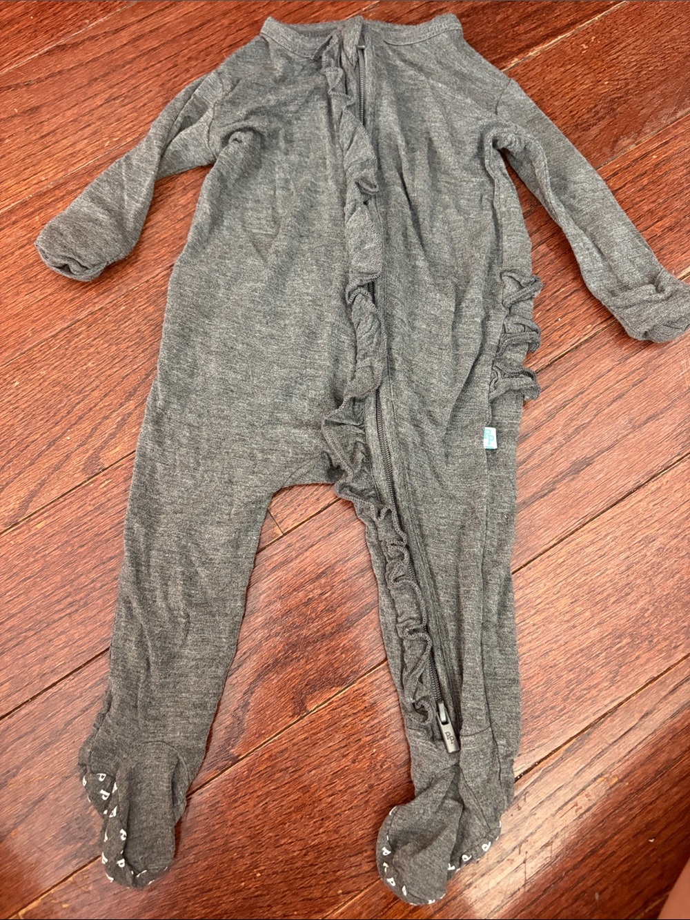 Posh peanut Baby Ruffle Footed One-Piece Romper - Gray